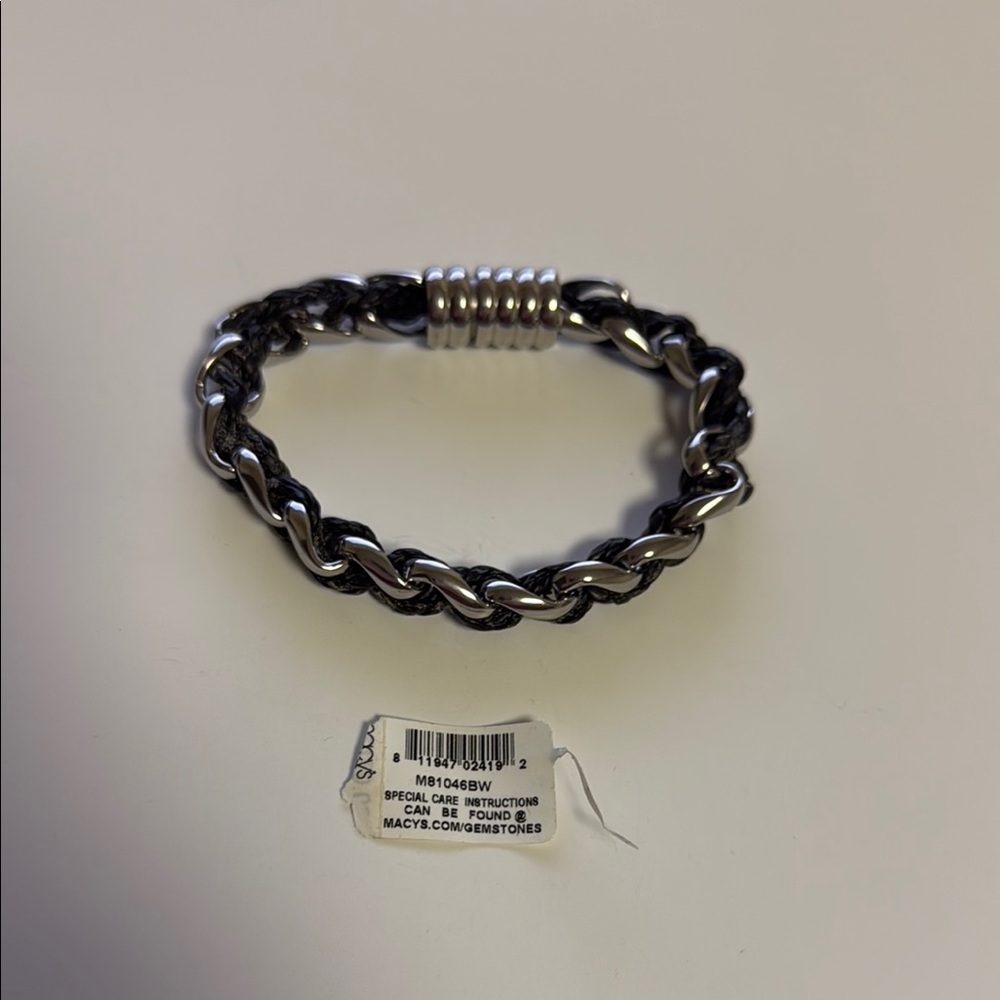 Black and Silver Chain-Link Jewelry Bracelet